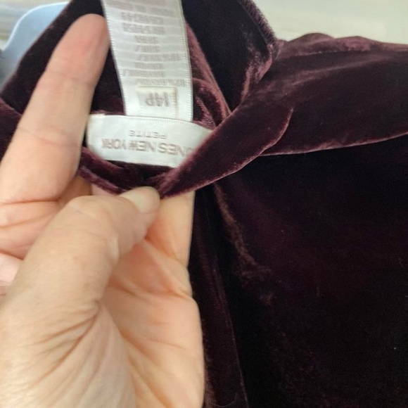 Jones New York Elegant Burgundy Velvet Button-Up Cardigan 14p - Picture 3 of 3